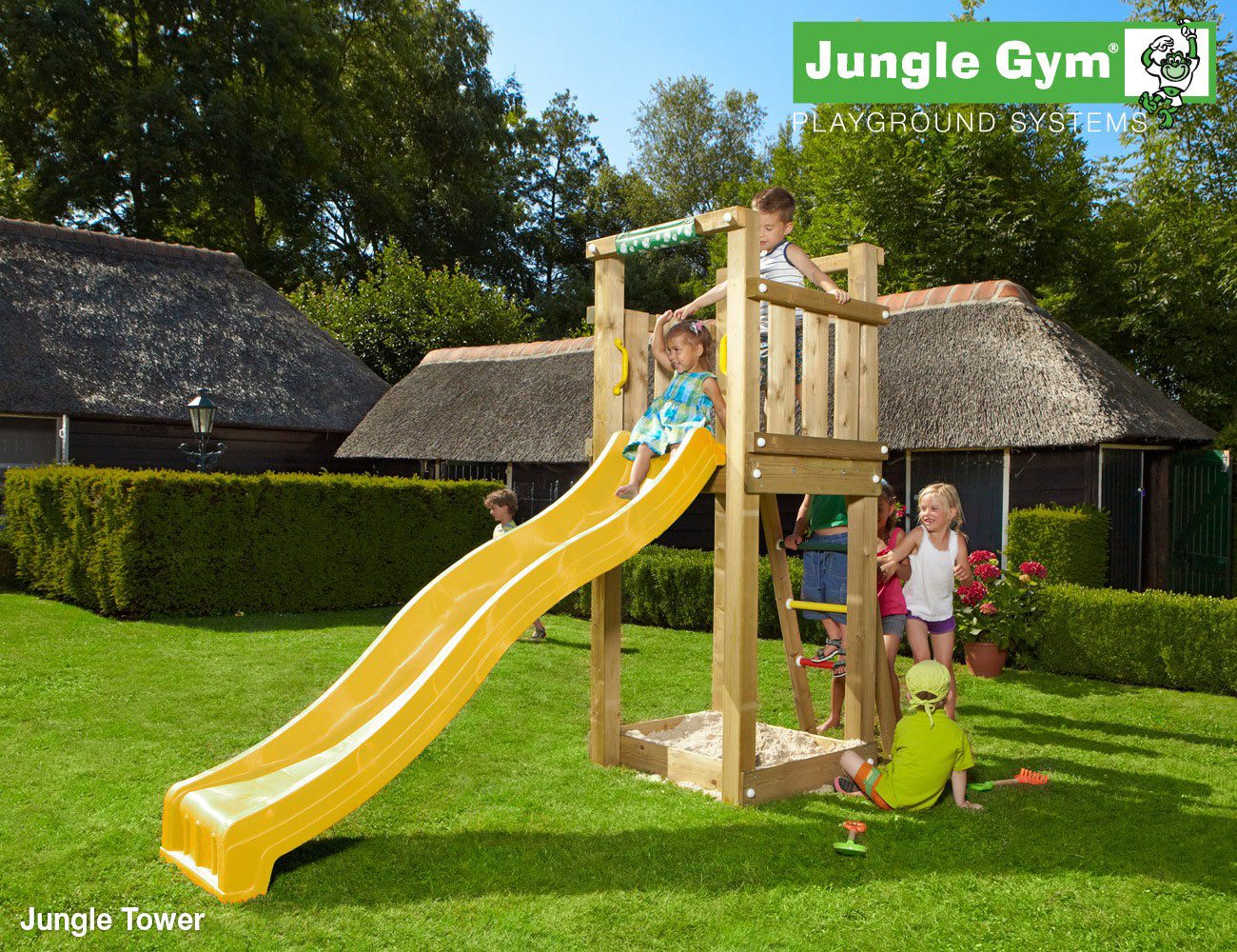 Climbing_frames_for_small_gardens_Jungle_Tower_1511_1.jpg